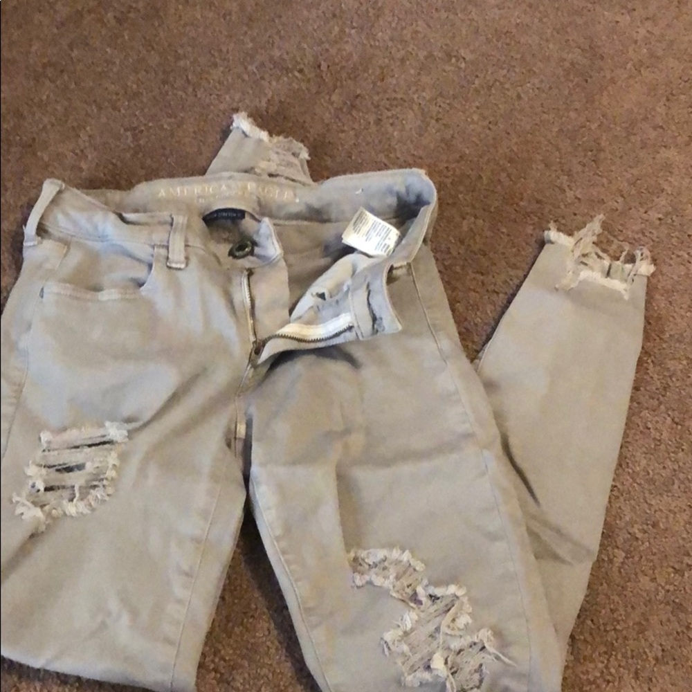 American Eagle Grey ripped Jeggings